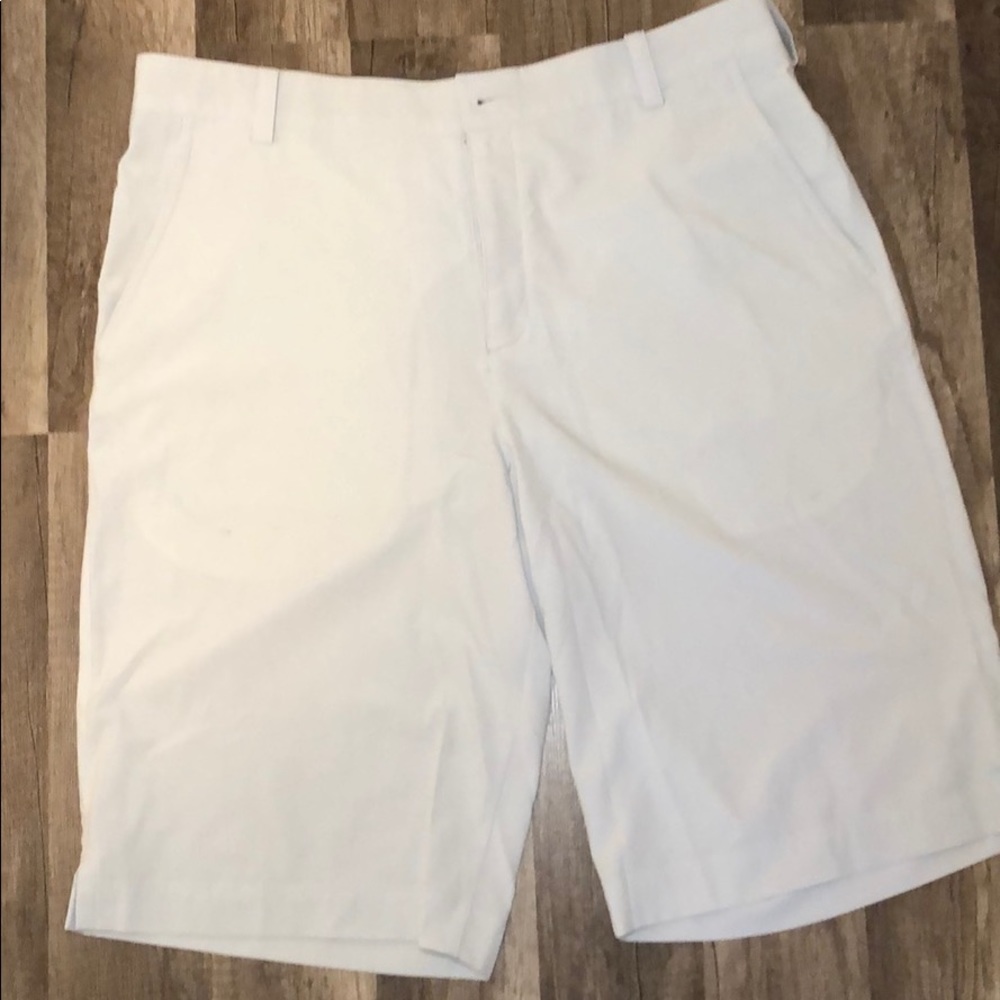 Men’s Nike golf shorts